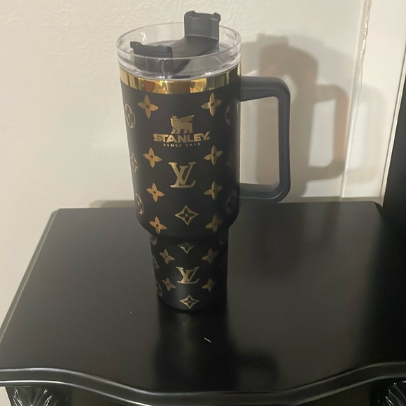 Accessories - Fashion Forward 40oz cup